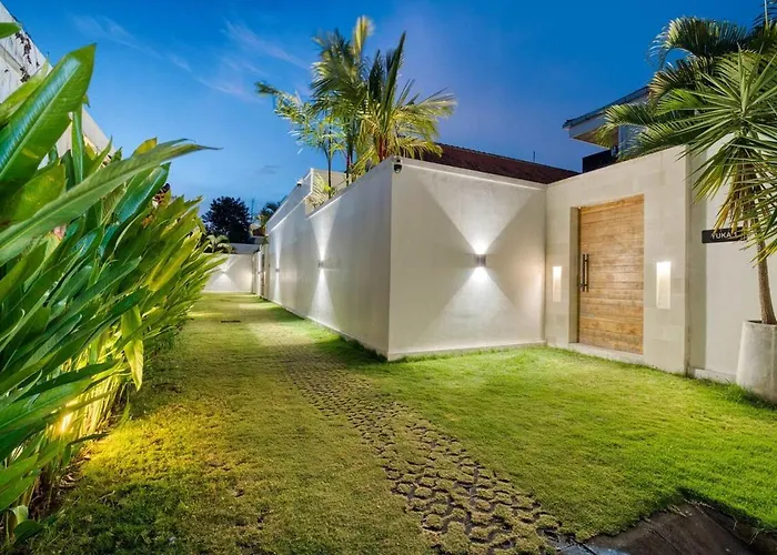 Yuka V2 Modern Tropical 2br With Pool In Villa
